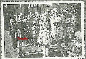 Trudie na de bevrijding op 5 mei. - Foto: Trudie van der Laan Wigboldus