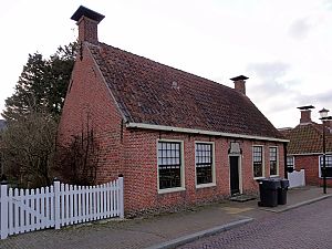 <p>Het Vrouw Fransensgasthuis in Warffum anno 2011. - Foto: Jan Lafeber</p>
