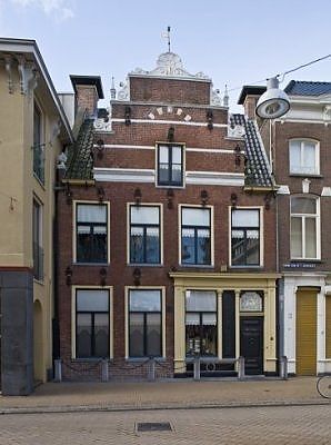 <p>Oude Kijk in &rsquo;t Jatstraat 18 in Groningen, anno 2010. - Foto: CWKramer</p>
