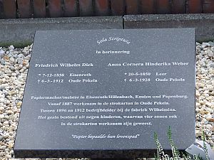 <p>Het grafmonument voor de familie Dick op de Lutherse begraafplaats in Pekela. - Foto: Tammo Tillema</p>
