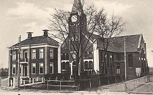 <p>De gereformeerde kerk van Houwerzijl, gebouwd in 1862. Foto uit 1935 door H. Hes. - Collectie Groninger Archieven</p>
