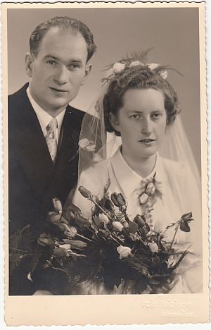 Dominik Podgórski en Giny Lukkien op hun trouwdag in 1951. - Foto: familiearchieven