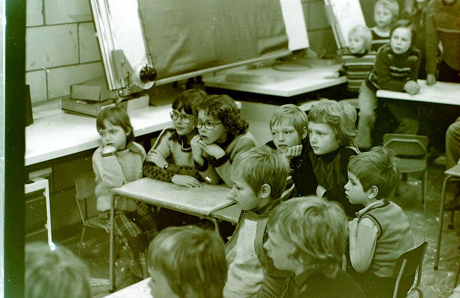 <p>De boerderij aan de Sellingerstraat (dependance van bureau Sterenberg) was ook trefpunt voor de kinderen van de werknemersgezinnen, eind jaren &#39;70. - Foto: Pieter Schreuders</p>
