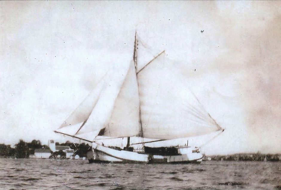 De 'oude' Esperance voor de kust van Denemarken. - Foto: privébezit R. Dost