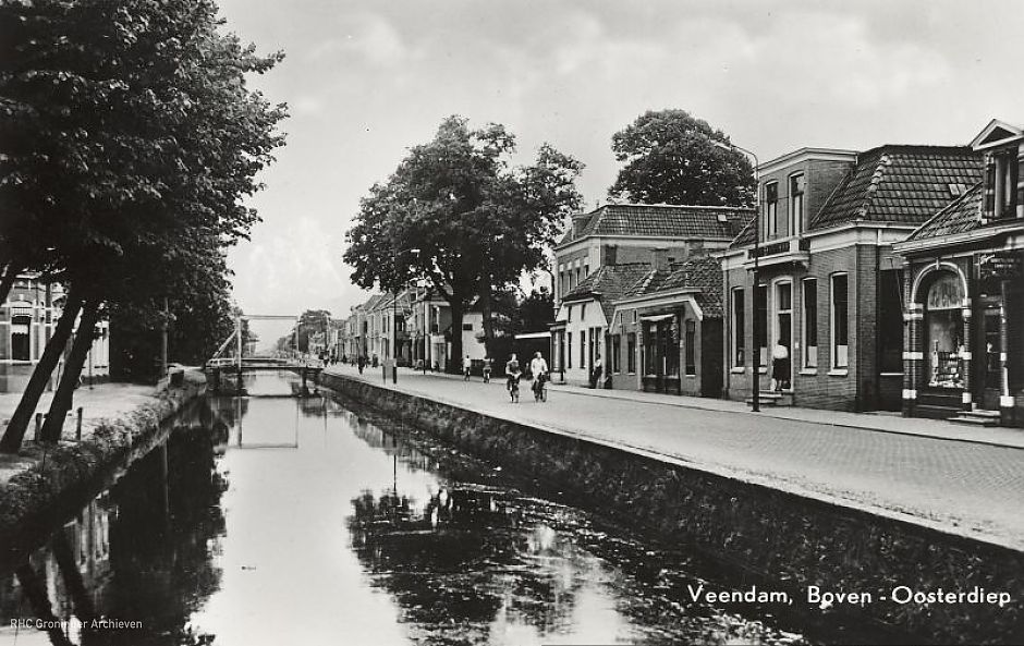 Boven-Oosterdiep in Veendam, de straat waar mijn grootouders hun verf- en behangwinkel hadden. 