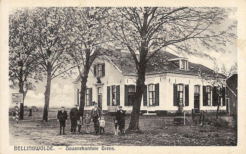 <p>Het douanekantoor bij de grens bij Bellingwolde, ca. 1930. - Foto: <a href="http://www.beeldbankgroningen.nl" target="_blank">www.beeldbankgroningen.nl</a> (1986-9859)</p>
