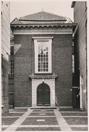 <p>Doopsgezinde kerk te Groningen, 1967. - Foto: www.beeldbankgroningen.nl (281173-130)</p>
