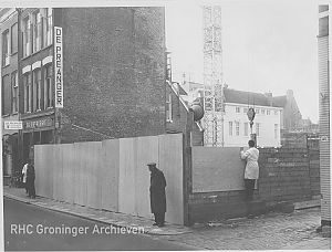 <p>Drogisterij &#39;De Preanger&#39; in de Gelkingestraat, ca. 1968. - Foto:&nbsp;Noord-Nederlands Foto-persbureau Nonefo, Groningen, collectie Groninger Archieven</p>

