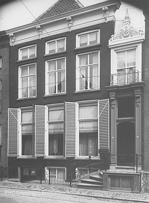 <p>Het herenhuis in 1925. - Foto: www.beeldbankgroningen.nl [1785-3418]</p>
