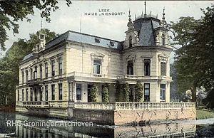 Ansichtkaart van 'huize Nienoort', ca. 1930 - www.beeldbankgroningen.nl (1986-12257)